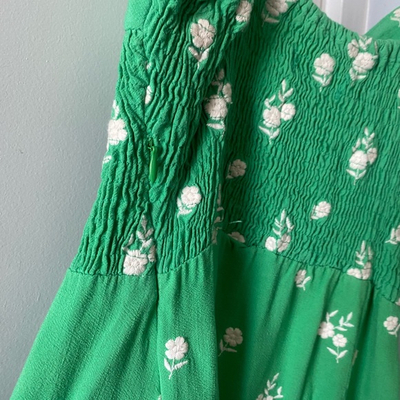 GUC ZARA KELLY GREEN FLORAL EMBROIDERED MIDI DRESS SZ M - Picture 9 of 10